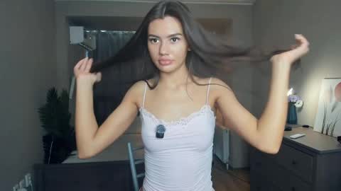Laura online show from 05-23-26, 07:24