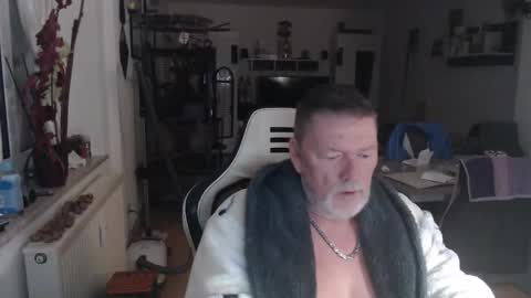 Snapshot of deinprinz2312 chatting on 11-04-25, 05:17 deinprinz2312 online show from 11-04-25, 05:17