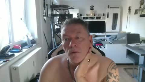Snapshot of deinprinz2312 chatting on 04-22-26, 05:43 deinprinz2312 online show from 04-22-26, 05:43
