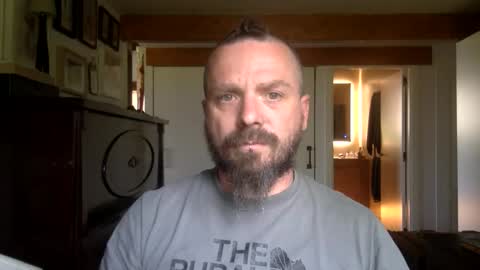 Snapshot of deivitzzz chatting on 04-19-26, 08:35 Hermes online show from 04-19-26, 08:35