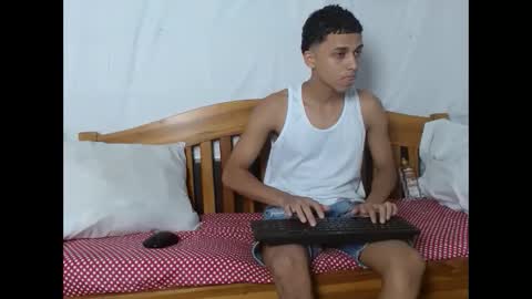 Snapshot of deivy_skinny01 chatting on 10-12-25, 08:41 Deivy online show from 10-12-25, 08:41