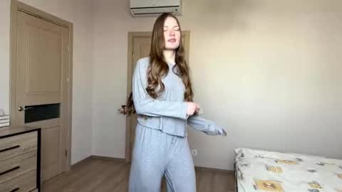 Mila online show from 02-17-26, 07:16