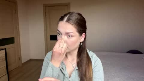 Mila online show from 04-24-26, 12:40