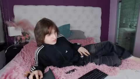 Snapshot of delalex chatting on 07-14-26, 08:52 Alex online show from 07-14-26, 08:52