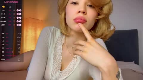 Lana online show from 04-01-26, 07:00