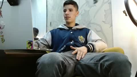 Snapshot of delglo chatting on 10-11-25, 06:01 delglo online show from 10-11-25, 06:01