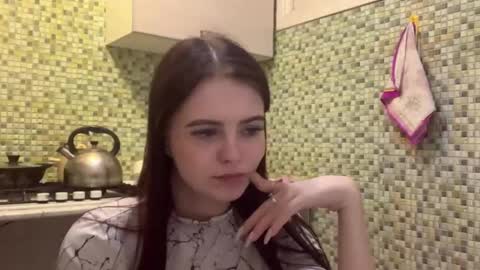 Snapshot of deliciastombaugh chatting on 04-18-26, 07:58 Kiki online show from 04-18-26, 07:58