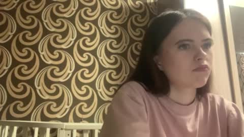 Snapshot of deliciastombaugh chatting on 05-17-26, 05:16 Kiki online show from 05-17-26, 05:16