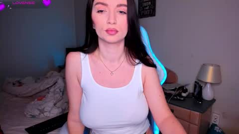 Mila online show from 11-20-25, 06:24