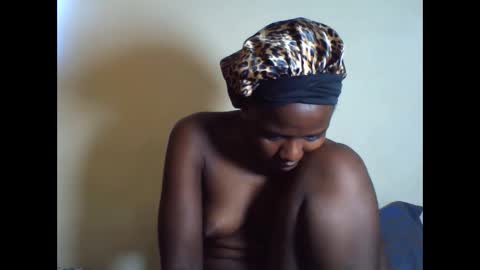 Snapshot of deliciousbabe01 chatting on 09-21-25, 12:07 EVAH online show from 09-21-25, 12:07