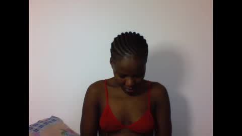 Snapshot of deliciousbabe01 chatting on 12-14-25, 10:53 EVAH online show from 12-14-25, 10:53