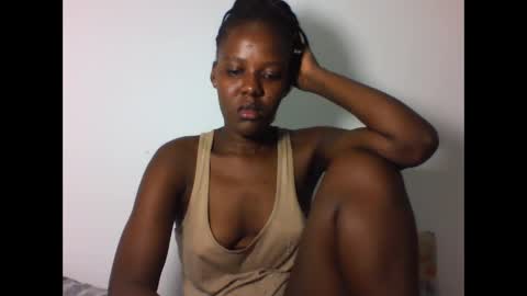 Snapshot of deliciousbabe01 chatting on 01-14-26, 06:57 EVAH online show from 01-14-26, 06:57