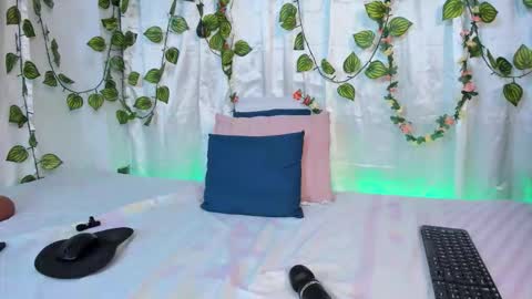 Snapshot of delilah_85 chatting on 11-24-25, 11:04 Delilah online show from 11-24-25, 11:04