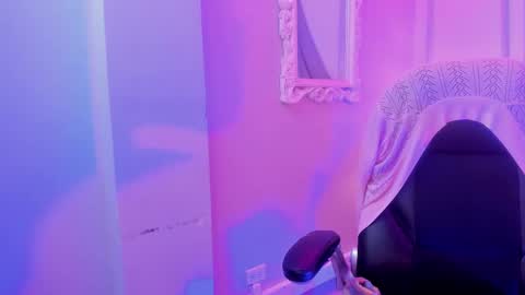 Snapshot of delilah_fix chatting on 03-04-25, 05:34 della online show from 03-04-25, 05:34