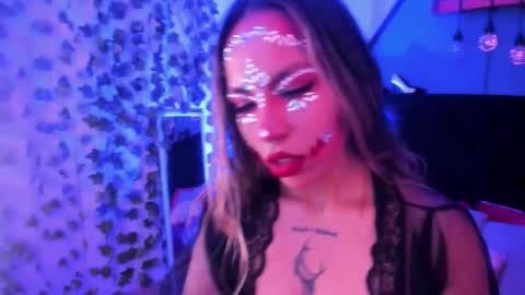 Snapshot of delilah_fix chatting on 10-26-25, 08:37 della online show from 10-26-25, 08:37