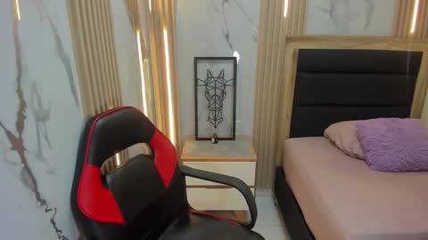 delilaquinn online show from 10-17-25, 11:13