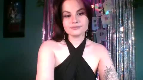 Snapshot of dellacrush_ chatting on 02-05-25, 05:53 dellacrush_ online show from 02-05-25, 05:53