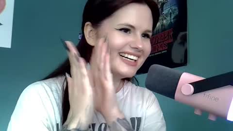 Snapshot of dellacrush_ chatting on 02-19-25, 01:50 dellacrush_ online show from 02-19-25, 01:50