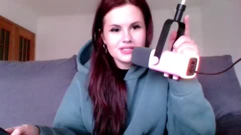 Snapshot of dellacrush_ chatting on 03-10-25, 03:20 dellacrush_ online show from 03-10-25, 03:20