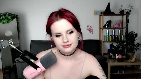 Snapshot of dellacrush_ chatting on 09-27-25, 05:40 dellacrush_ online show from 09-27-25, 05:40