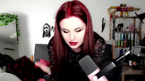 Snapshot of dellacrush_ chatting on 10-18-25, 05:25 dellacrush_ online show from 10-18-25, 05:25