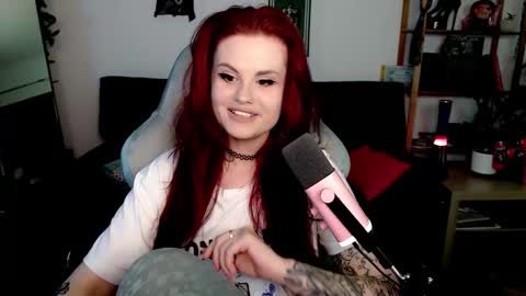 Snapshot of dellacrush_ chatting on 11-12-25, 05:46 dellacrush_ online show from 11-12-25, 05:46