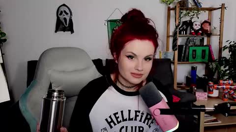 Snapshot of dellacrush_ chatting on 11-17-25, 04:13 dellacrush_ online show from 11-17-25, 04:13