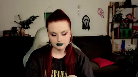 Snapshot of dellacrush_ chatting on 12-21-25, 06:04 dellacrush_ online show from 12-21-25, 06:04