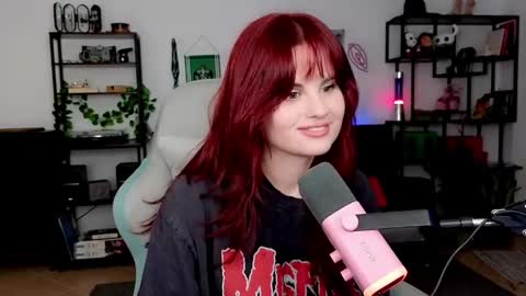 dellacrush_ online show from 04-11-26, 05:06