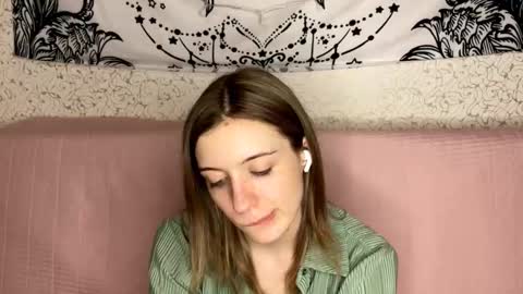 Snapshot of dellisifuentes chatting on 01-09-26, 01:47 Sia online show from 01-09-26, 01:47