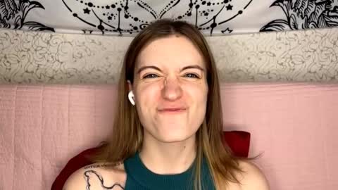 Snapshot of dellisifuentes chatting on 02-27-26, 12:49 Sia online show from 02-27-26, 12:49