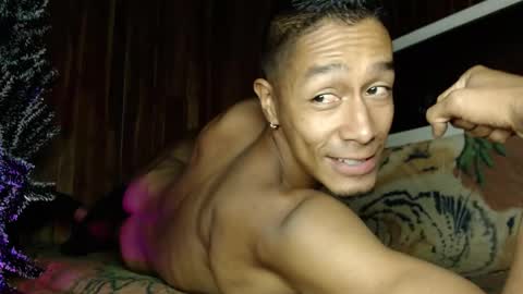 Snapshot of demarcous_nm chatting on 11-12-25, 02:06 D.C online show from 11-12-25, 02:06