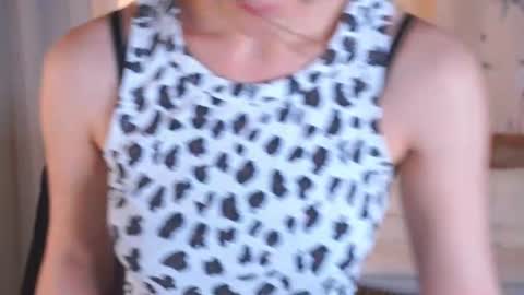 Snapshot of demetricekanady chatting on 06-23-26, 05:16 Hi my name is Sari nice to see you in my Room online show from 06-23-26, 05:16