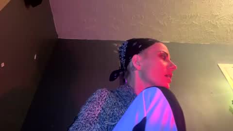 Snapshot of demetriemanon1133 chatting on 01-19-25, 08:39 Demetriemanon online show from 01-19-25, 08:39