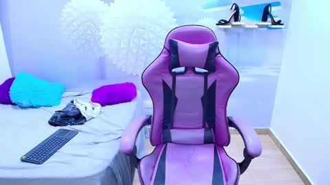 DEMI online show from 10-11-25, 11:42