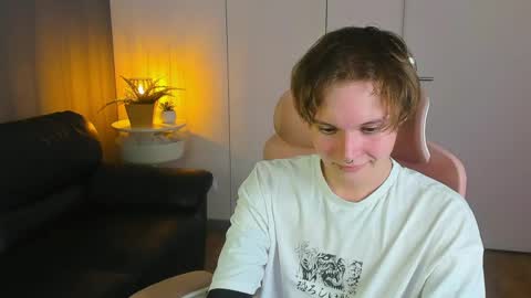 Snapshot of demianenglen chatting on 04-06-26, 02:40 demianenglen online show from 04-06-26, 02:40