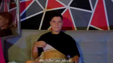 Snapshot of demimoore222 chatting on 10-21-25, 12:39 DEMI online show from 10-21-25, 12:39