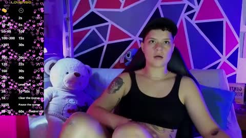 Snapshot of demimoore222 chatting on 04-10-26, 04:23 DEMI online show from 04-10-26, 04:23