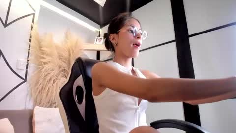 Snapshot of demiprince_ chatting on 04-19-26, 04:23 Demi online show from 04-19-26, 04:23