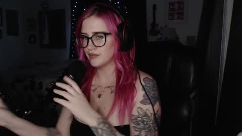 Snapshot of demongf chatting on 02-14-25, 02:18 Demoness Mina online show from 02-14-25, 02:18