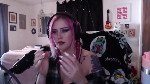 Snapshot of demongf chatting on 03-11-25, 09:15 Demoness Mina online show from 03-11-25, 09:15