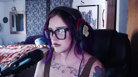 Snapshot of demongf chatting on 10-21-25, 08:53 Demoness Mina online show from 10-21-25, 08:53