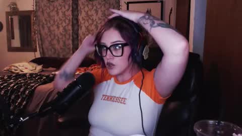 Snapshot of demongf chatting on 10-26-25, 12:27 Demoness Mina online show from 10-26-25, 12:27