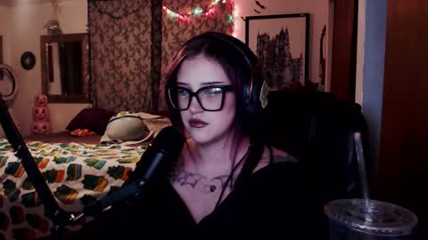 Snapshot of demongf chatting on 11-01-25, 11:18 Demoness Mina online show from 11-01-25, 11:18