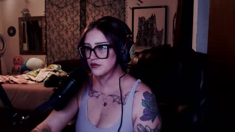 Snapshot of demongf chatting on 11-07-25, 02:33 Demoness Mina online show from 11-07-25, 02:33