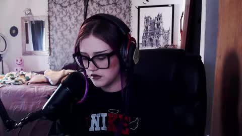 Snapshot of demongf chatting on 11-10-25, 09:36 Demoness Mina online show from 11-10-25, 09:36