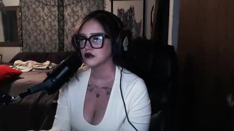 Snapshot of demongf chatting on 11-25-25, 01:27 Demoness Mina online show from 11-25-25, 01:27