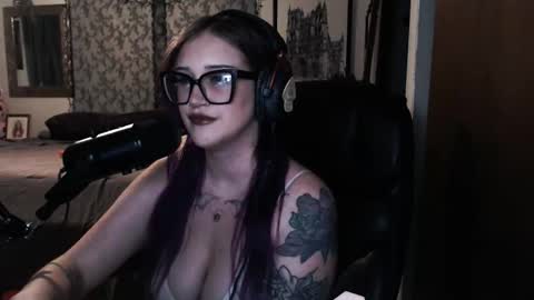 Snapshot of demongf chatting on 11-26-25, 01:17 Demoness Mina online show from 11-26-25, 01:17