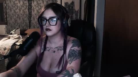 Snapshot of demongf chatting on 11-30-25, 02:59 Demoness Mina online show from 11-30-25, 02:59