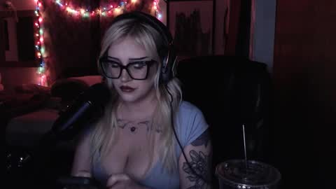 Snapshot of demongf chatting on 02-12-26, 02:50 Demoness Mina online show from 02-12-26, 02:50